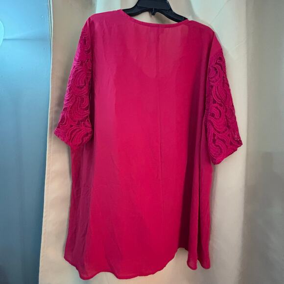 Maggie Barnes for Catherines 4X Fuchsia Lace Overlay Top - Picture 3 of 3